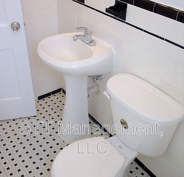 8401 Greenwood Ave #1 — Photo 23