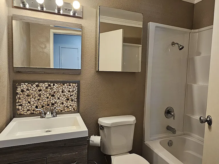2948 Winfield Ave — Photo 8