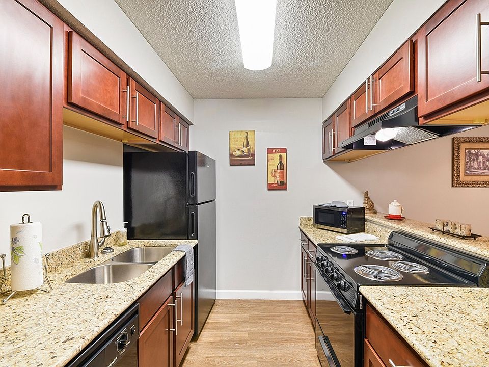 1st image of 1048 Regentshire Dr #1000