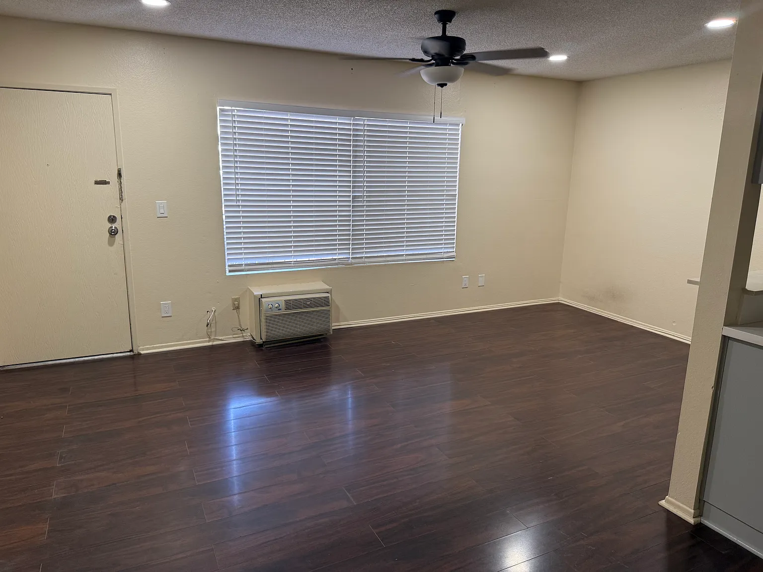 1 bed, 600 sqft, $1,900 — Photo 3