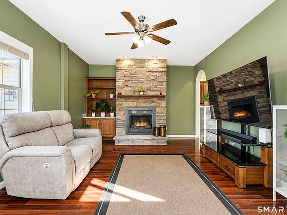 3rd image of 220 Randolph Road
