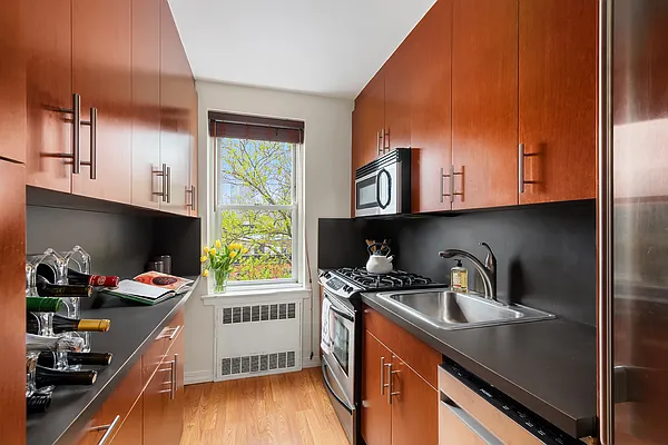 Sold by Compass | media 7