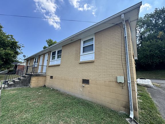 3rd image of 3224 Spears Rd