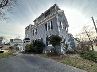 13-15 Maverick St #2, Marblehead, MA 01945