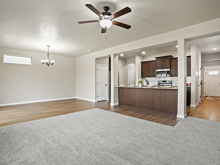 2810 E Clarene Dr — Photo 9