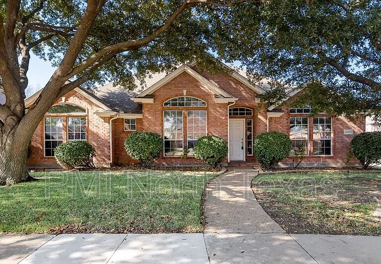 4911 Lakeland Dr — Photo 2