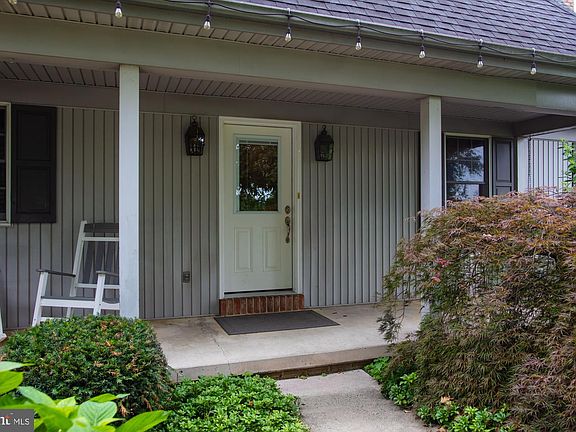 5th image of 24 Strawberry Ln