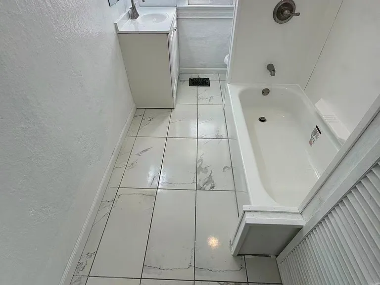 21 Oakwood Rd #2 — Photo 5