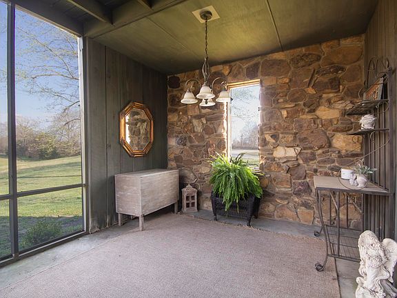 5th image of 340 McIntosh Rd