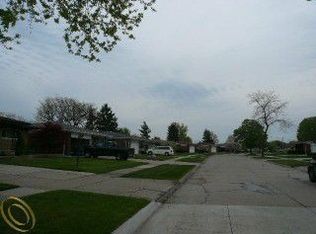 30317 Autumn Ln, Warren, MI 48088