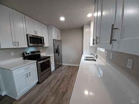 Kitchen newly remodeled with quartz countertops and new cabinets