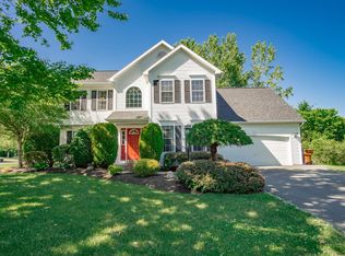 6 Reynolds Ct, Delmar, NY 12054