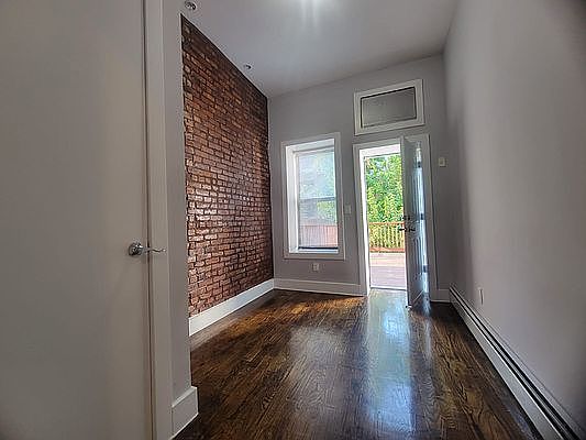 5th image of 293 Van Buren St #2L