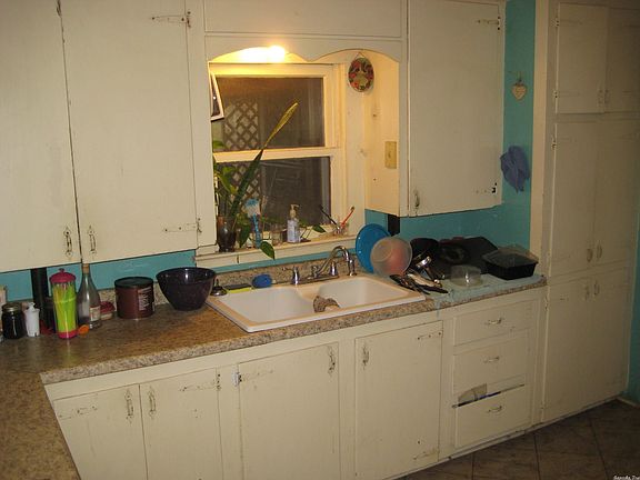 4th image of 2210 Highway 8 E