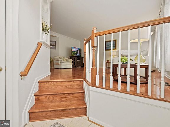 3rd image of 6251 Dubin Dr