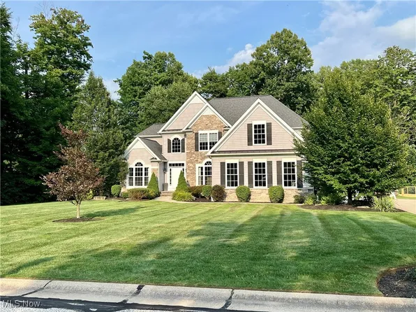 8055 Fernway Ct, Concord Township, OH 44077