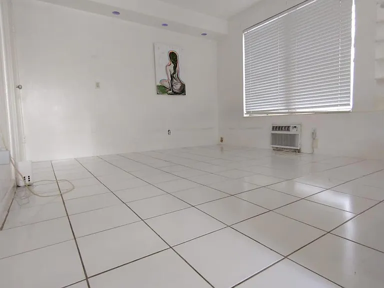 1707 Thomas St #4 — Photo 9