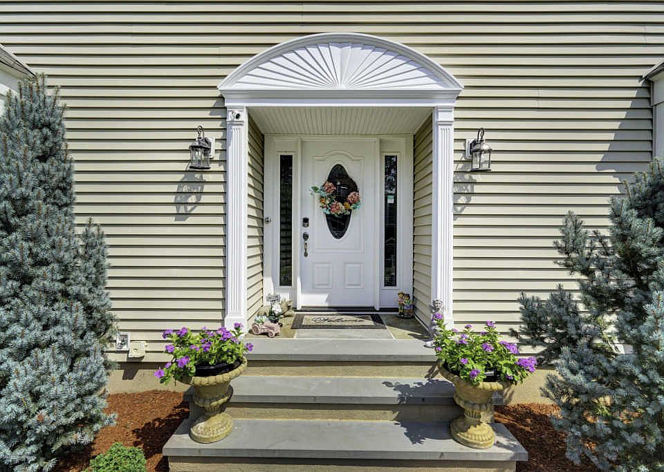 2nd image of 9 Valley View Dr