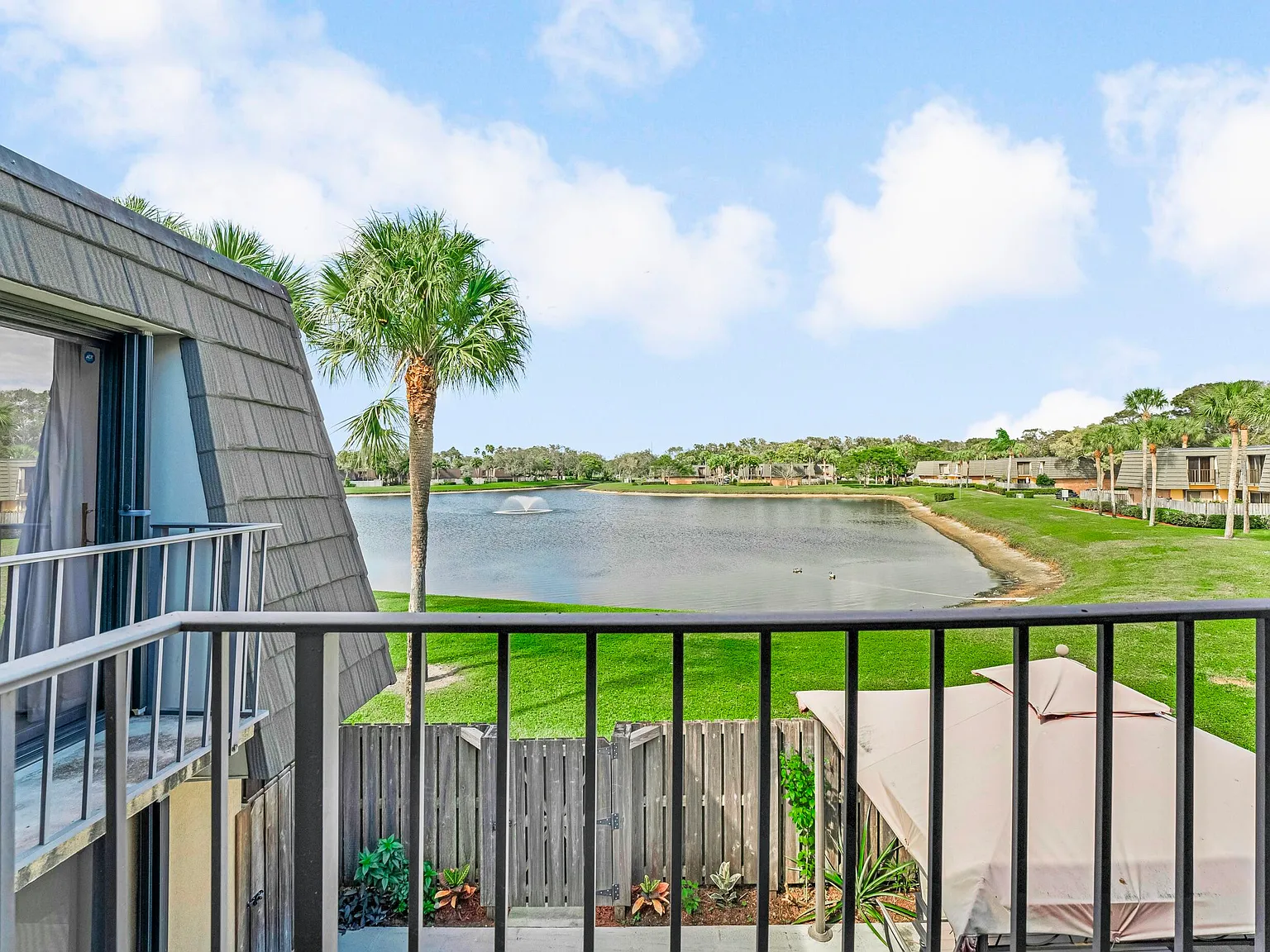 2 bed, 2.5 bath, 1236 sqft, $2,700 — Photo 1