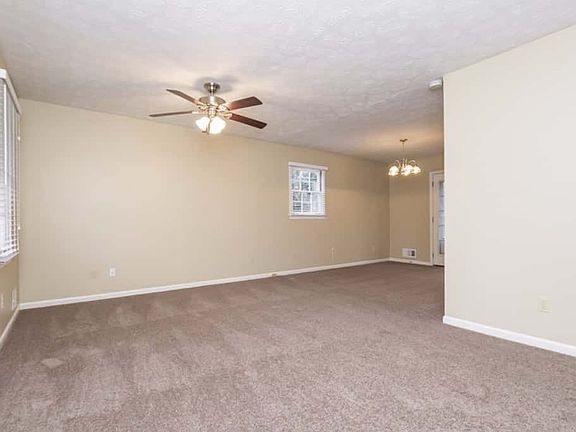 5th image of 3373 Castille Dr