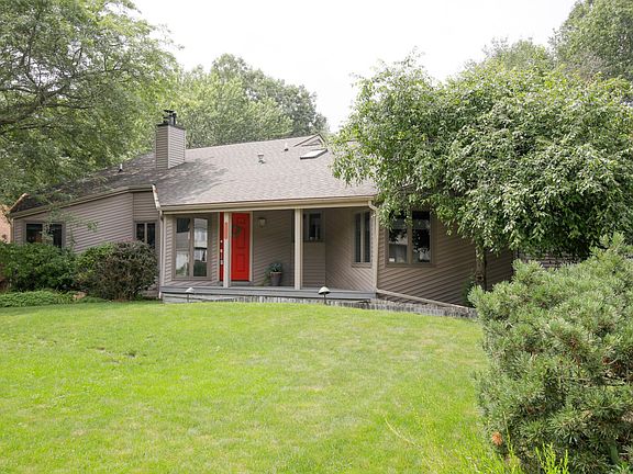 8246 Brookcrest-102