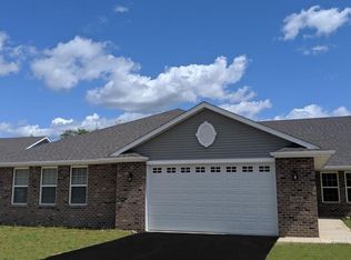 5118 Homestretch Dr, Loves Park, IL 61111