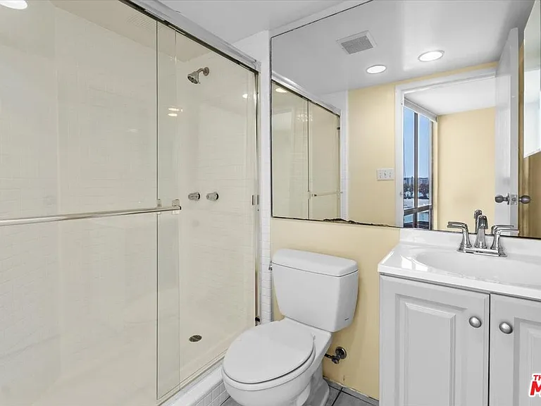 4265 Marina City Dr #101 — Photo 20