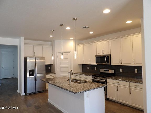 3rd image of 2117 W Garland Dr