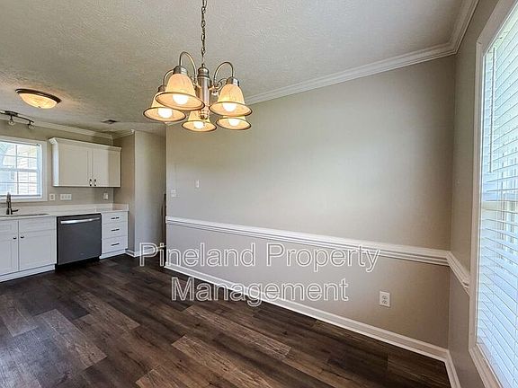 4th image of 225 Shakerstone Dr