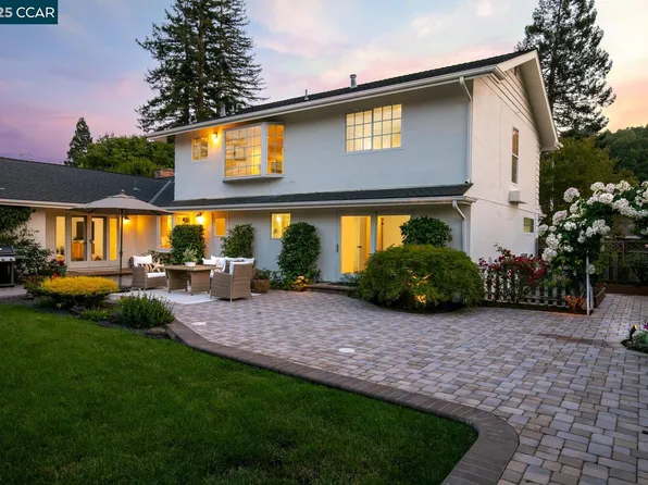 127 Brookfield Dr, Moraga, CA 94556