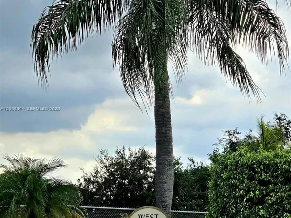 9830 W McNab Rd #208, Tamarac, FL 33321