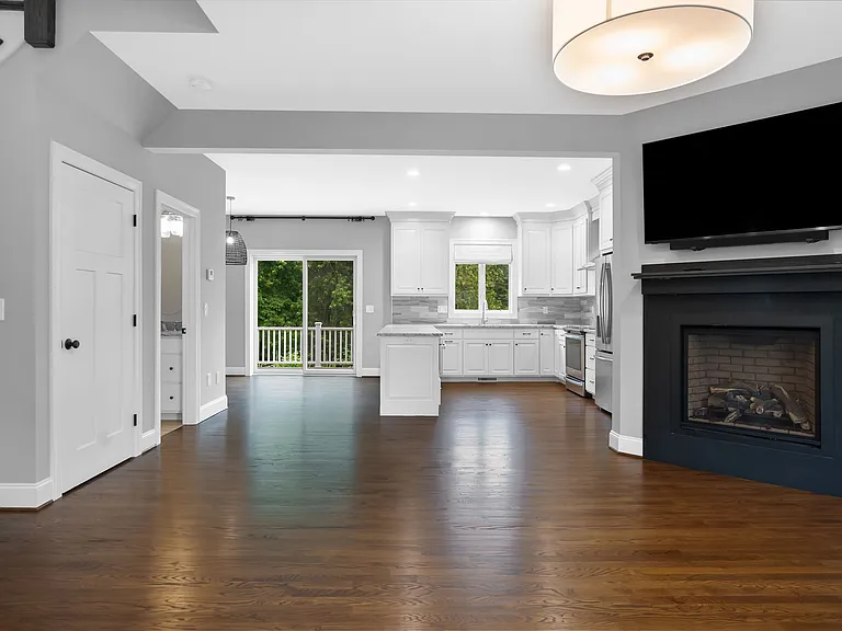204 Mountain Rd #F — Photo 8