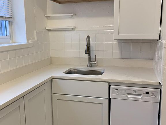 3rd image of 5835 Mardel Ave #2