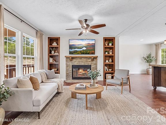 2nd image of 111 Buck Ridge Dr