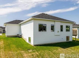 5011 NW 64th Pl, Johnston, IA 50131