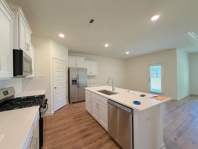 330 Ashland Dr SW — Photo 5