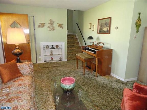 3rd image of 1267 Phoenixville Pike