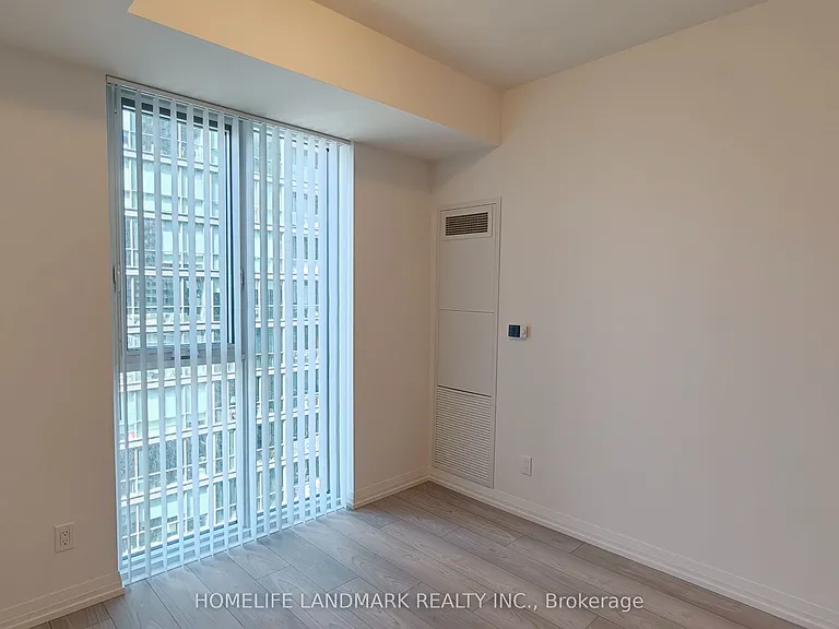 400 King St W #2119 — Photo 12