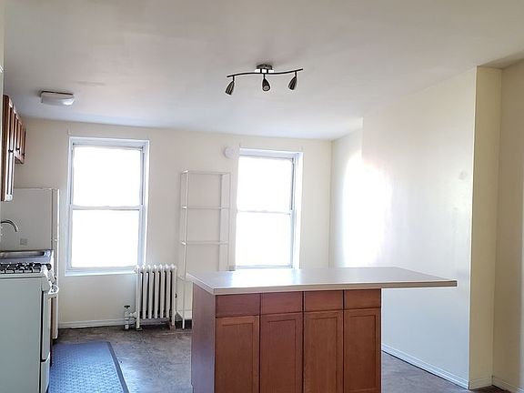 3rd image of 93 3rd St Floor 3