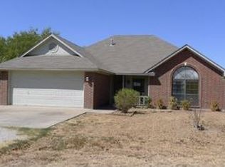 1807 Duck Creek Rd, Sanger, TX 76266