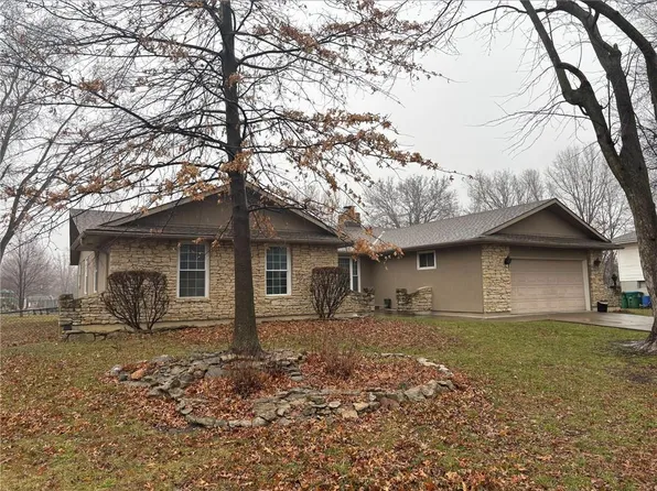135 Jamar St, Peculiar, MO 64078