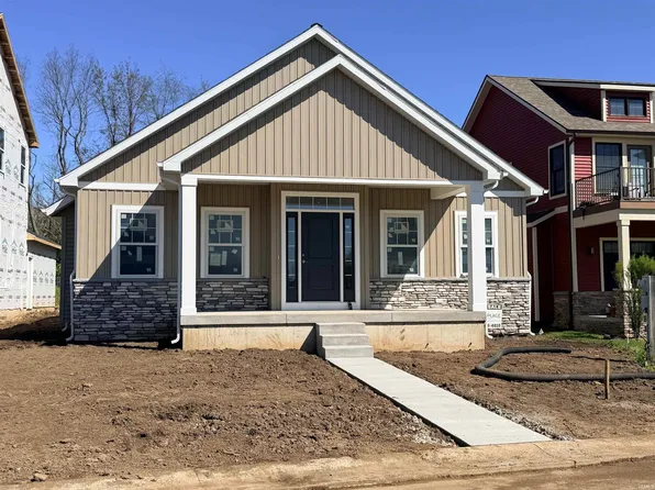 3391 Blarney Dr, South Bend, IN 46628