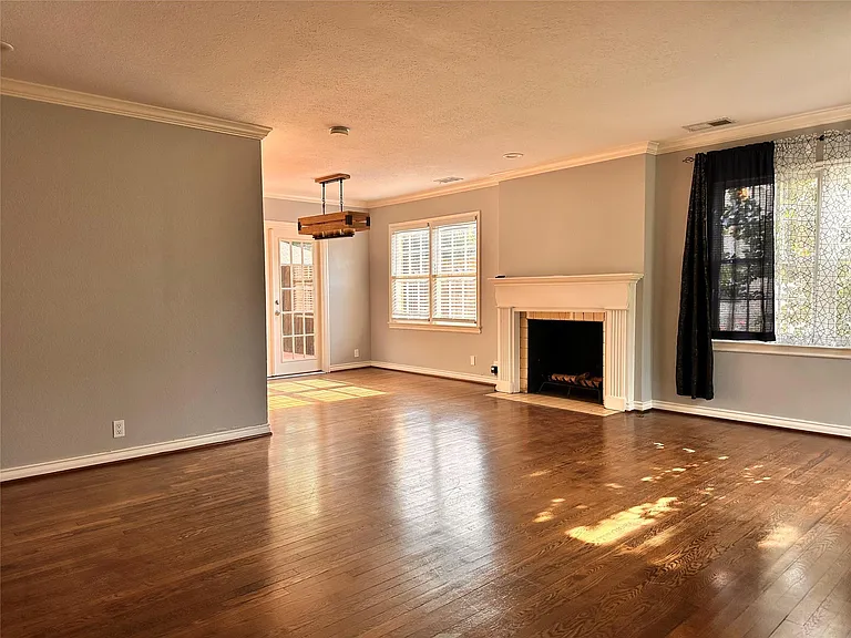 2222 Carnes St — Photo 26