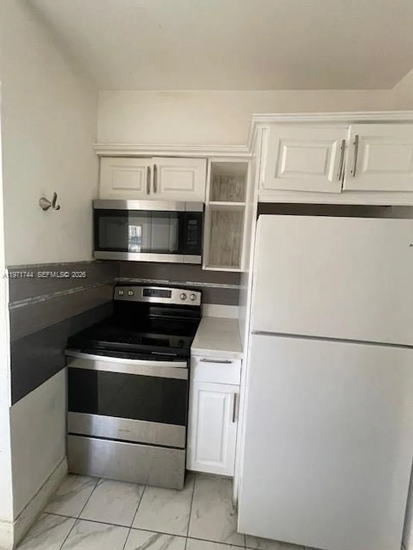 121 NE 169th Terrace, North Miami Beach, FL 33162 — Photo 3