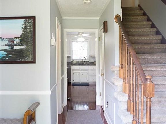 3rd image of 104 Birnam Ct