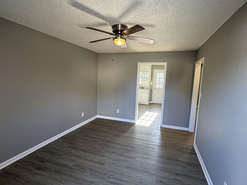 1st image of 507 Exchange Ln