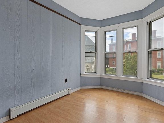 4th image of 117 Hillman St