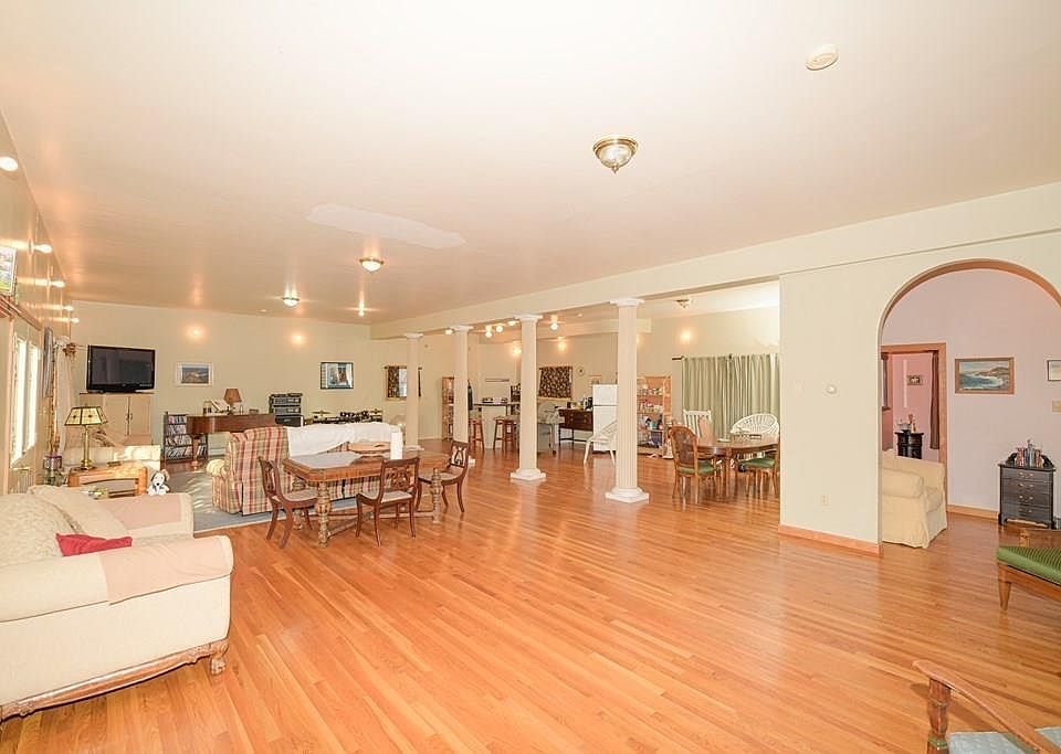 1st image of 1 Tradewind Ln