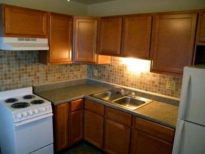 13927 Middle Gibraltar Rd APT 3, Gibraltar, MI, 48173