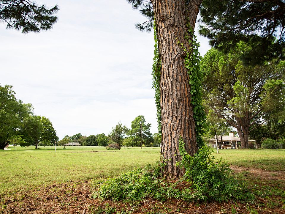 2nd image of Shoreline Dr